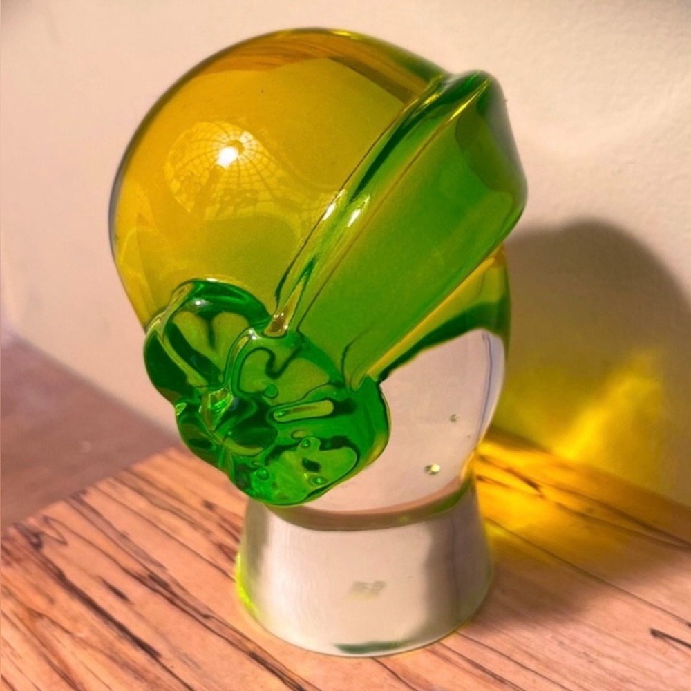 KOSTA BODA HAT PARADE BELL CATWALK GLASS MASTERPIECE